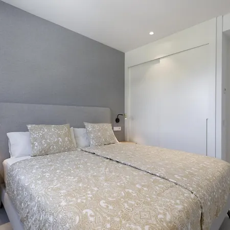 Exclusive 3-bedroom In Higueron Apartment Fuengirola